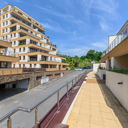 Uno- All Seasons With Garden View Apartment *