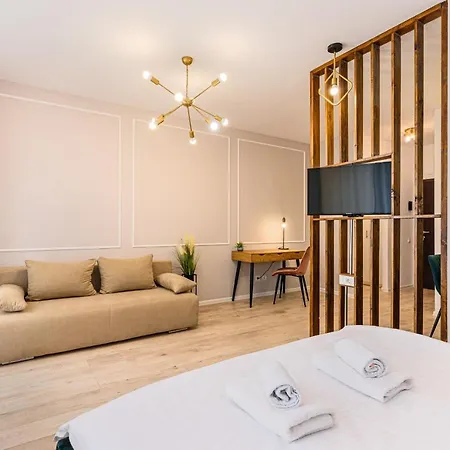 Uno- All Seasons With Garden View Apartment *