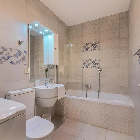 Uno- All Seasons With Garden View Apartment Brasov