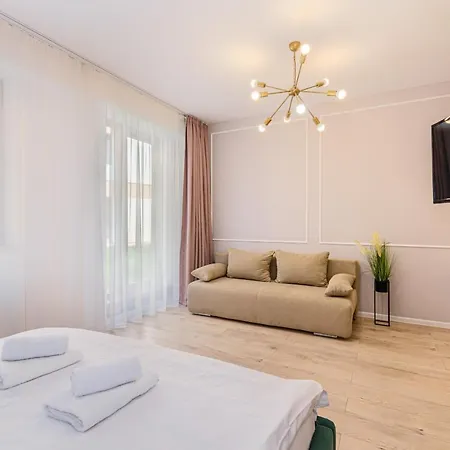 Uno- All Seasons With Garden View Apartment