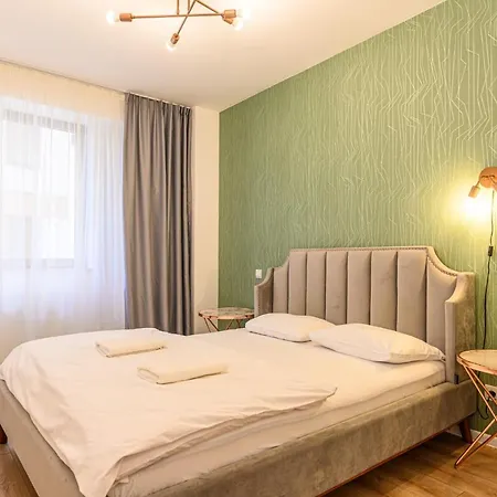 Uno- All Seasons With Garden View Apartment *