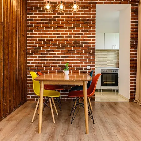 Uno- All Seasons With Garden View Apartment Brasov
