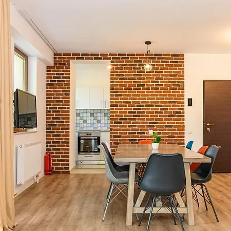 Uno- All Seasons With Garden View Apartment