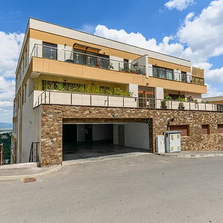 Uno- All Seasons With Garden View Apartment Brasov